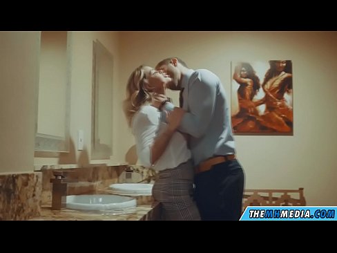 ❤️ Quando uma loira peituda o seduz em um banheiro público ️❌ Porno em pt-br.bladesoul.top ❌️